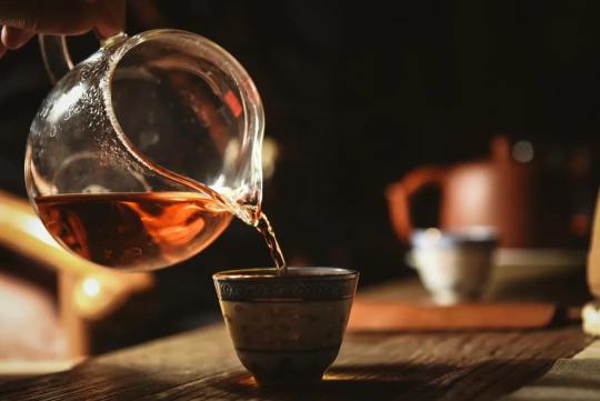 喝参汤不如饮茶先！最新研究表明饮茶或咖啡或可降低中风和痴呆风险