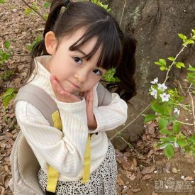 日本混血女孩COS《鬼灭之刃》堕姬引争议 网友：造型不适合小孩子