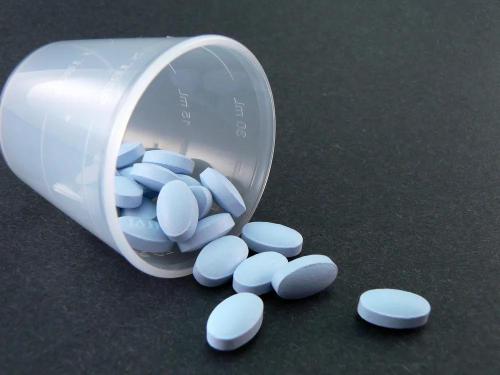 买“蓝色小药丸”突然就理直气壮了：我可是为了预防阿尔茨海默病！